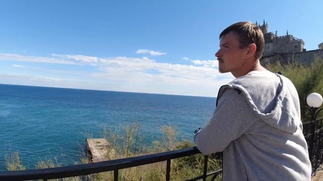 Ялта - город курорт / Грозы в Крыму / Ласточкино гнездо / Сходил за хлебушком называется... смотреть онлайн