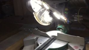 Доработка торцовой пилы подсветкой.