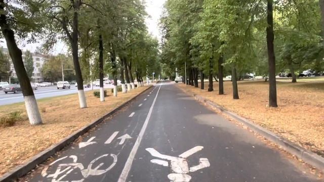 г. Уфа. Проспект Октября, остановка Госцирк - Юношеская библиотека осень, 2022 смотреть онлайн