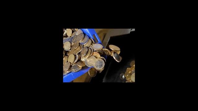 Как обменять мелочь на бумажные деньги