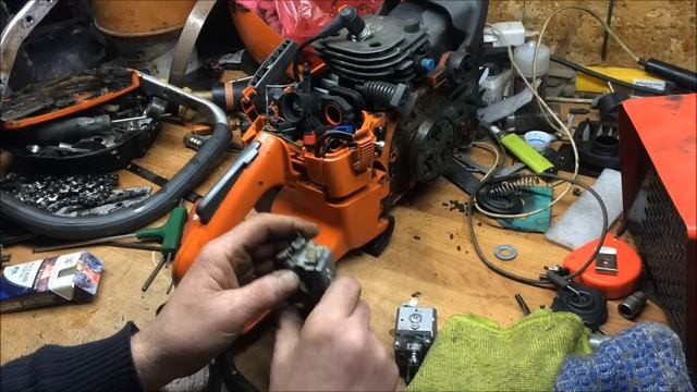 "Хускварна 357"Реальный ремонт карбюратора!) смотреть онлайн