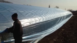 Крепление пленки на теплицу без гвоздей и дранок.