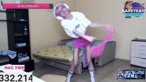 ДаШа кореЙка слушает песню подписчика #максим#корейкадаша#пальцеслипус#амогус