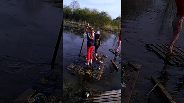 Девочки на плотах катаются, а я просто снимала!)