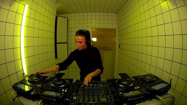 LYZA | HÖR - October 13 / 2023 смотреть онлайн