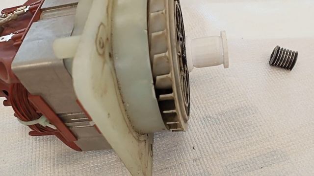 Ремонт электродвигателя для газонокосилки | Gardena (Husqvarna) Power Max 32E | Часть I смотреть онлайн