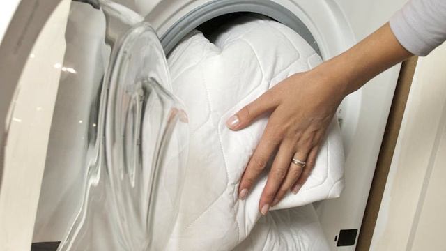 Заменит немало дорогущих средств! Вот как можно использовать соду при стирке смотреть онлайн