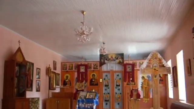 Внутри нового храма Верхоречья смотреть онлайн