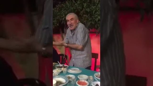 Еврей таджик раскалывает анекдот ????