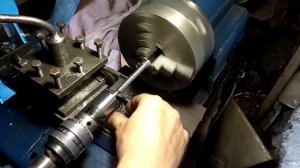 Точу болты из нержавеющей стали.  Самодельный токарный станок (I sharpen stainless steel bolts)