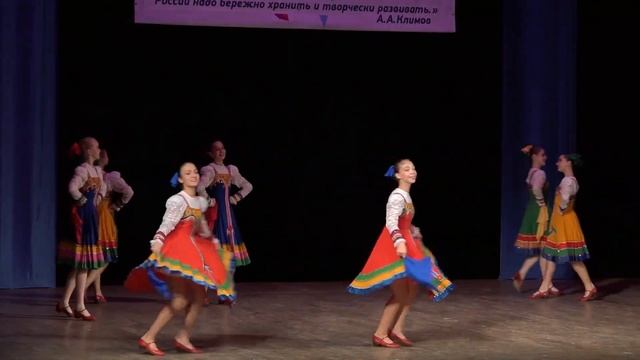 "Озорные дробушки", ансамбль "Школьные годы". "Mischievous Crushers", ensemble "School years" смотреть онлайн