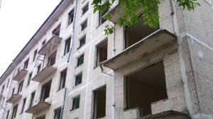 Пятиэтажка готовая под снос Реновация. Синхрон футажи. 30 сек