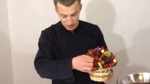 Подарок на день рождения своими руками! Фруктовый букет