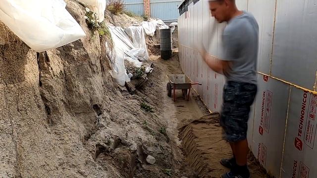 Обратная засыпка цокольного этажа. Часть 1.