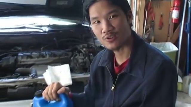 Basic Car Care & Maintenance : Checking Car Radiator Coolant Level смотреть онлайн