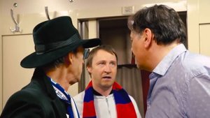 ПРИКОЛ and АНЕКДОТ О ФУТБОЛЕ: спор в поезде звёздных фанатов «Зенита», «Спартака», ЦСКА и «Локо».