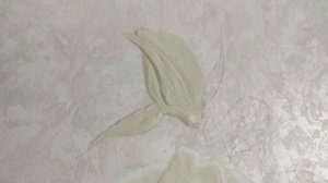 барельеф розы для спальни своими руками