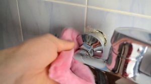 ИЗВЕСТКОВЫЙ НАЛЕТ на сантехнике (смеситель, лейка для душа и т.д.). Чистка уксусом водного камня.