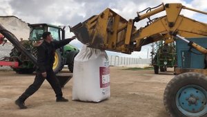 Полезное приспособление для дозированной разгрузки удобрений из биг-бэгов