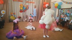 Танец с игрушками на выпускном утреннике "Город Детства"