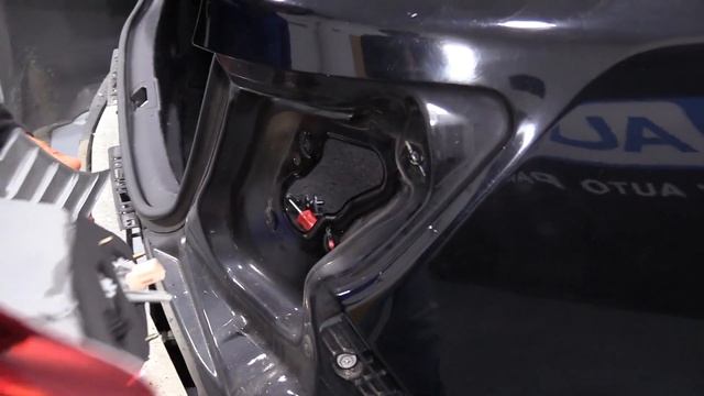 How to Replace Tail Light 12-14 Toyota Camry смотреть онлайн