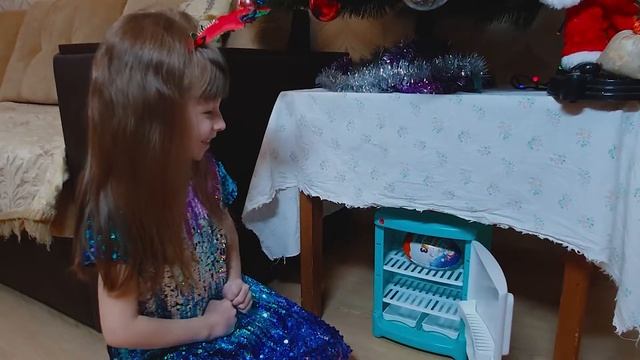 Алиса и Новый год. Пропали подарки. смотреть онлайн