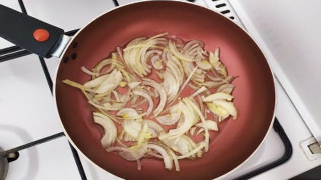 Кальмары с картошкой жареные на сковороде