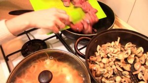 Салат с куриной печенью и грибами.?