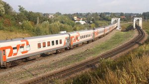 ТЭП70 0551 на мосту через реку Осётр. Перегон Мордвес - Венёв Московской железной дороги.