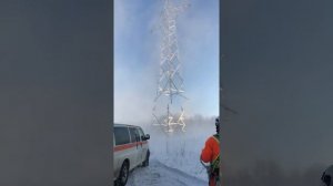 Установка опоры ЛЭП вертолетом! Невероятно точно!