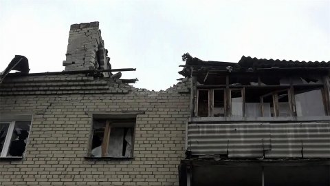 Украинские националисты ведут новые обстрелы по жилым кварталам Донбасса