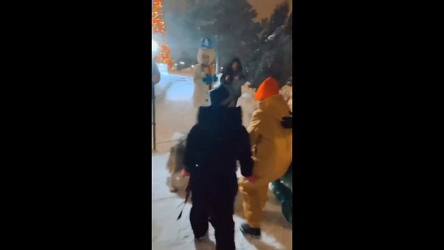 Филипп Киркоров  встретил Новый год 2022 с семьей и друзьями дома. 01.01.2022