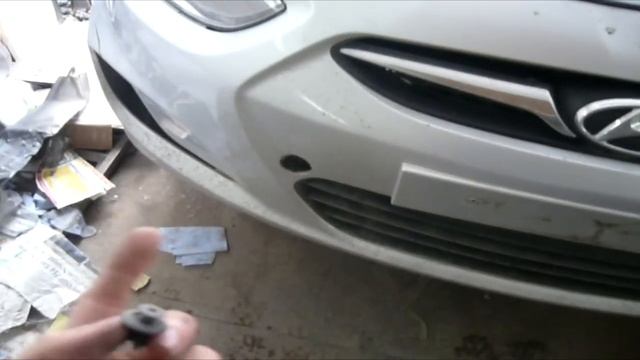 Как снять передний бампер Хендай Солярис(Hyundai Solaris) смотреть онлайн
