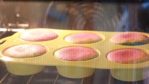 Радужные капкейки / легкий рецепт / самое вкусное тесто для маффинов