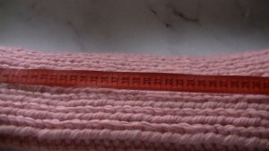 ВЯЖЕМ КРАСИВУЮ ОБЪЕМНУЮ ШАПКУ ИЗ ТОЛСТОЙ ПРЯЖИ РЕЗИНКОЙ 1 *1. КОМПЛЕКТ ШАПКА + СНУД.