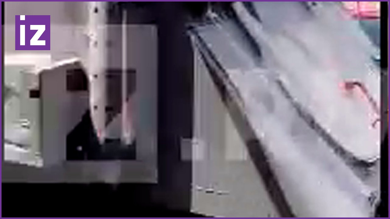 Израильские БМП направляются через трассу Хайфа-Крайот к ливанской границе