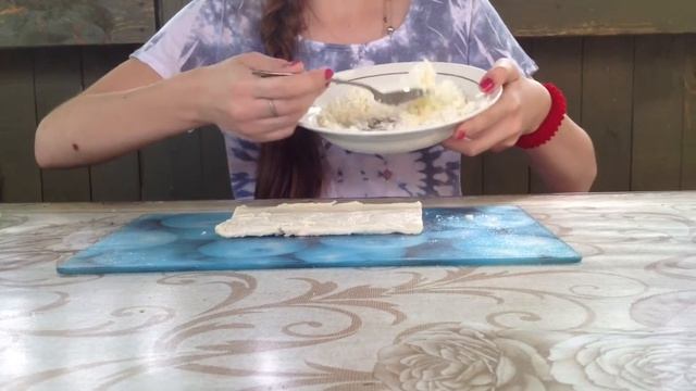 Готовим вместе слоеные язычки