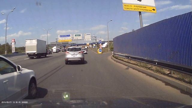 Очередной любитель поворачивать со второго ряда смотреть онлайн