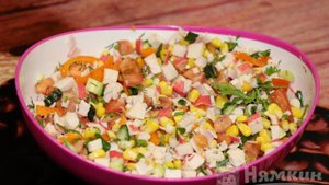 Салат с красной рыбой и крабовыми палочками