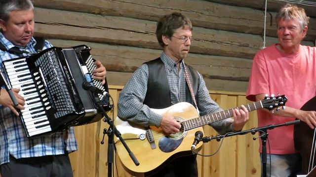 Ce-Ge:z Gammeldansorkester -Möckelmry Valsen as played by Päkkos Gustav смотреть онлайн