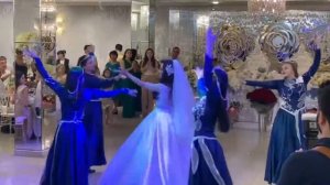 Harsi par Zvartnoc  Tatev Asatryan-Harsi par