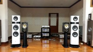 FOCAL SOPRA No.3 With Life Audio cable.