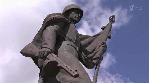В Псковской области установлен монумент в честь дивизии, чей флаг стал Знаменем Победы
