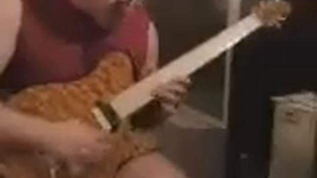 Cheap Guitar Jam - Enrique Romero смотреть онлайн