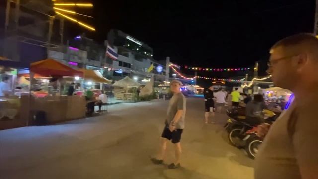 Паттайя вечером. Рынок с самолётом. Бары на Буокао и Сои 6. Tree Town. Гиннес в Гулливере. ВонгАмат смотреть онлайн