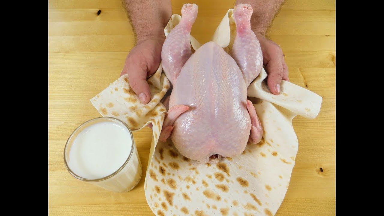 Заверните курицу в лаваш и залейте кефиром / Рецепты Другой Кухни