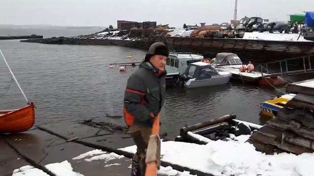 Подъём карбаса "св. Феодорита".  Видео от Александра Липатникова