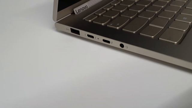 Lenovo Yoga C940 14" 2-in-1 ports and connectivity quick look at both sides смотреть онлайн