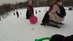 Гоняем и дрифтим... на снегокате)))