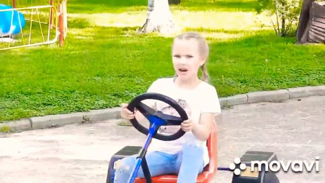 Детям лучше нет подарка, чем аттракционы парка, был отличный выходной, только жаль пора домой! смотреть онлайн